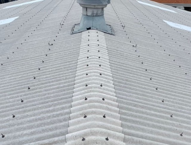 屋根の高圧洗浄　きれいになった屋根